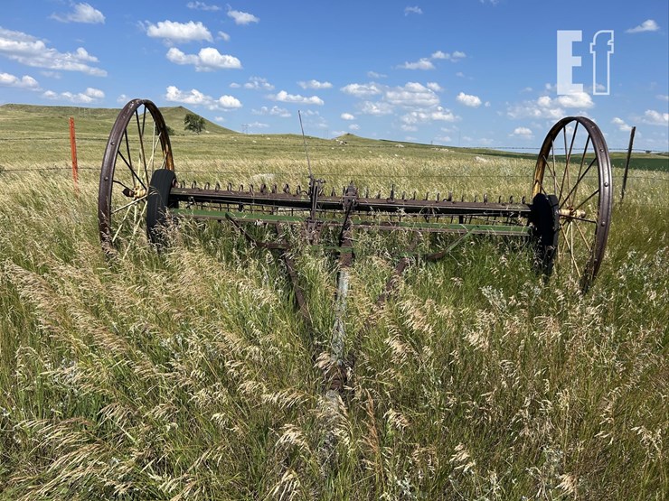john-deere-dump-day-rake-6972-image-2