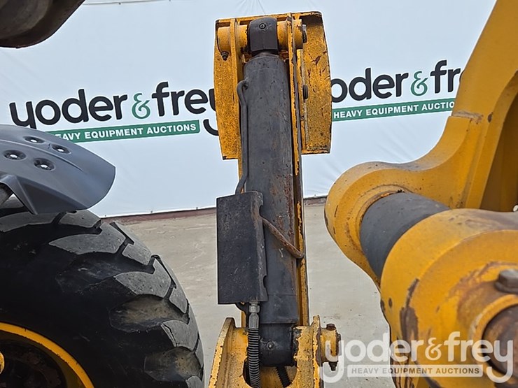 2017-jcb-510-56-image-22