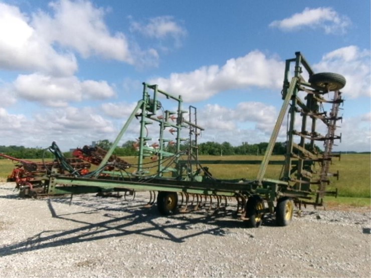 john-deere-1000-image-1