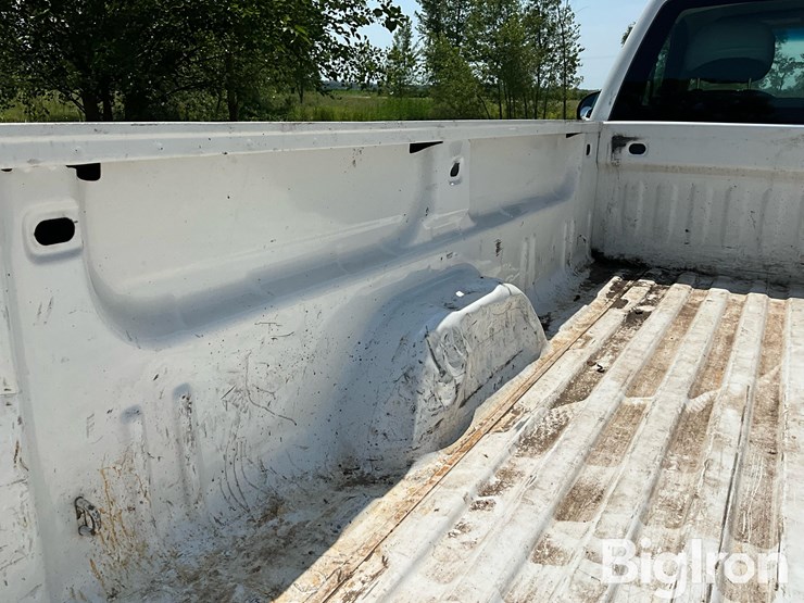 2012-chevrolet-silverado-2500-image-16