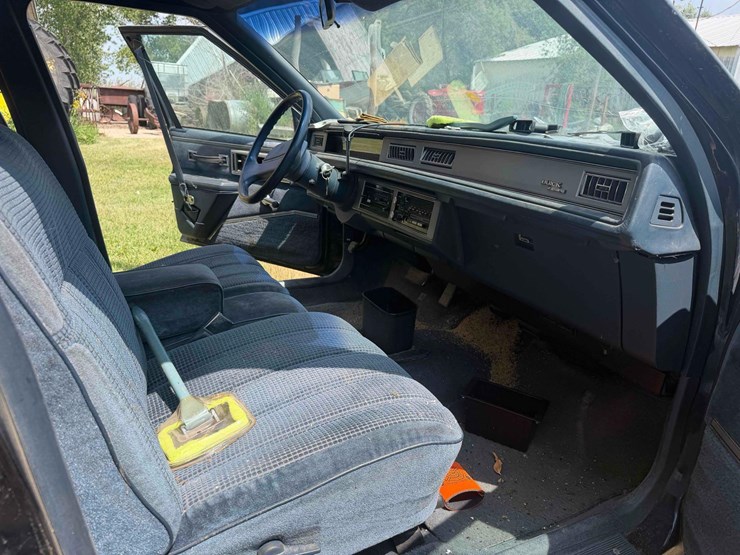 1988-buick-lesabre-custom-sedan-image-12