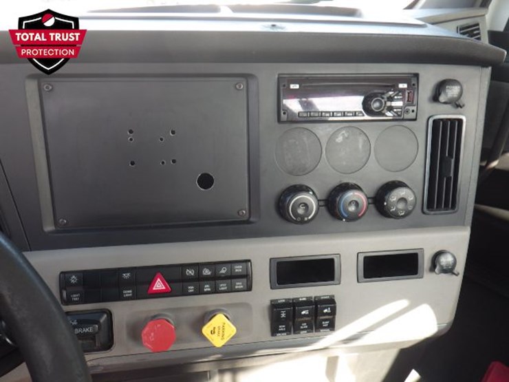 2019-freightliner-cascadia-126-image-15