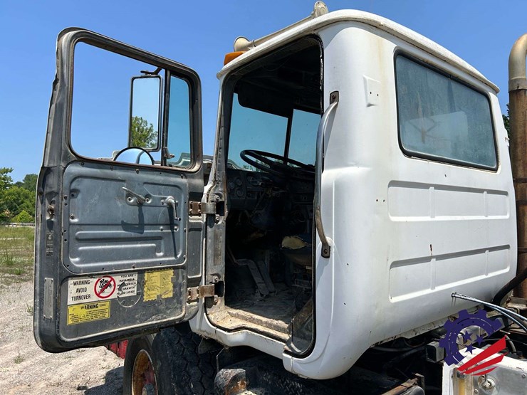 1988-mack-dm690s-image-72