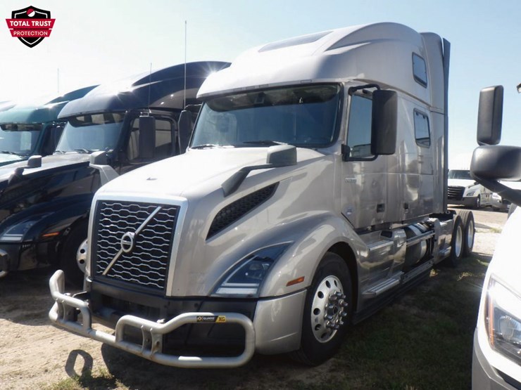 2023-volvo-vnl860-image-1