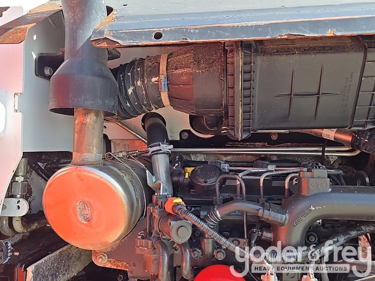 2019-bobcat-s450-image-26