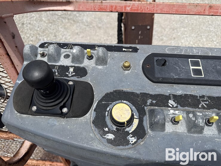 2000-jlg-800a-image-10