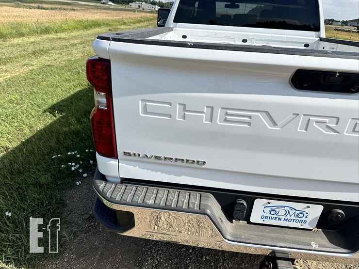 2021-chevrolet-silverado-2500hd-lt-image-16