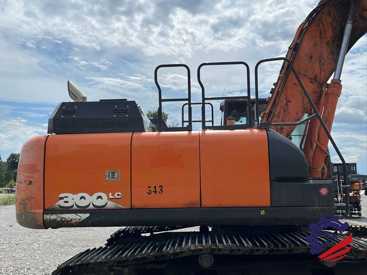 2018-hitachi-zx300-lc-6n-image-61