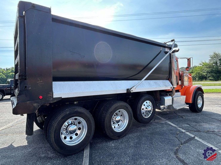 2016-peterbilt-367-image-5