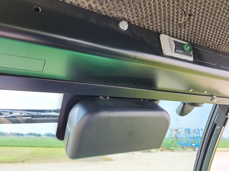 2012-john-deere-gator-image-26