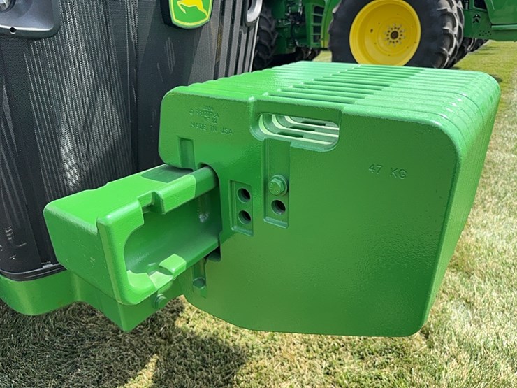 2013-john-deere-8235r-image-51