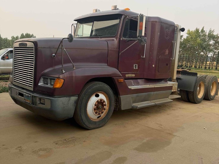 1996-freightliner-fld-semi-image-3