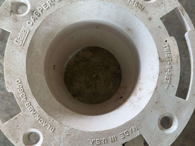 assorted-plumbing-and-drainage-fittings-including-oatey-twist-n-set-flange-image-12