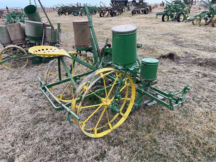 john-deere-two-row-planter-image-5