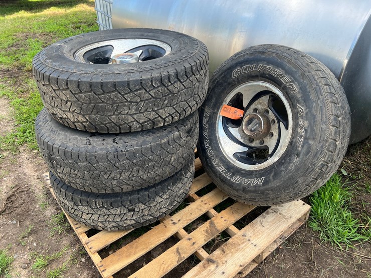 #9932-•-(4)-tires-image-1