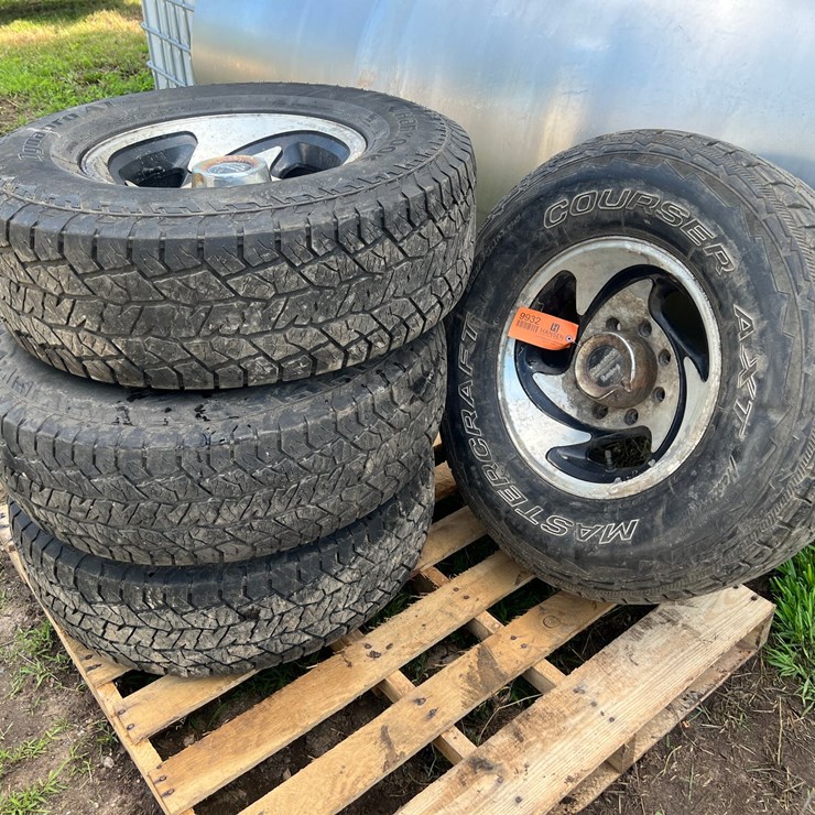 #9932 • (4) Tires
