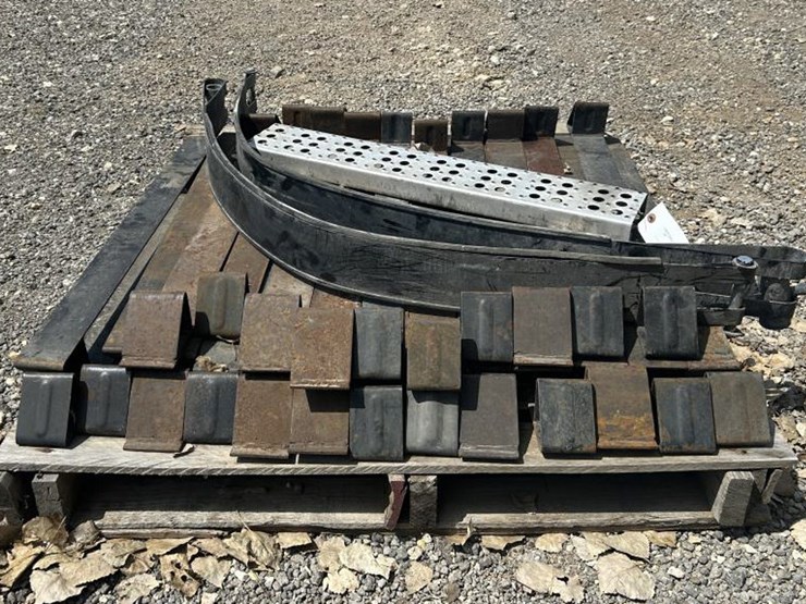 #74-•-diesel-fuel-tank-holders-&-set-of-straps-image-6