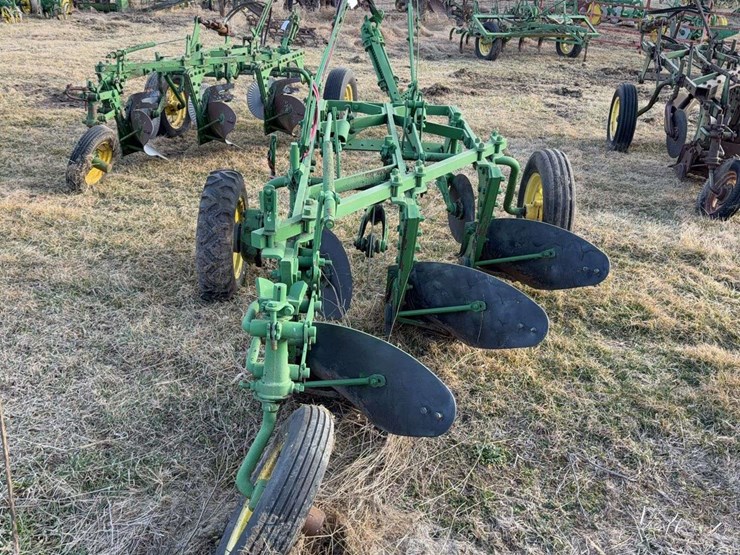 john-deere-8-image-4