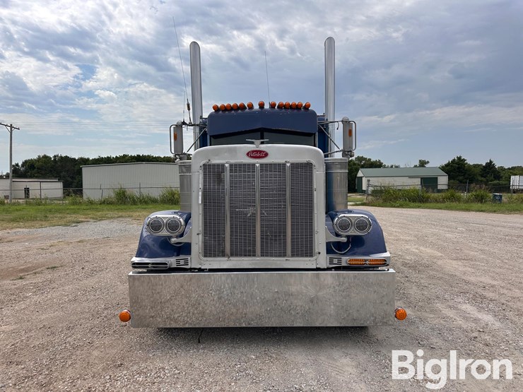2004-peterbilt-379-image-2