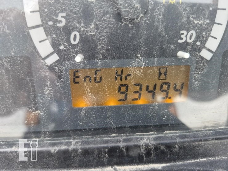 john-deere-4044m-image-14