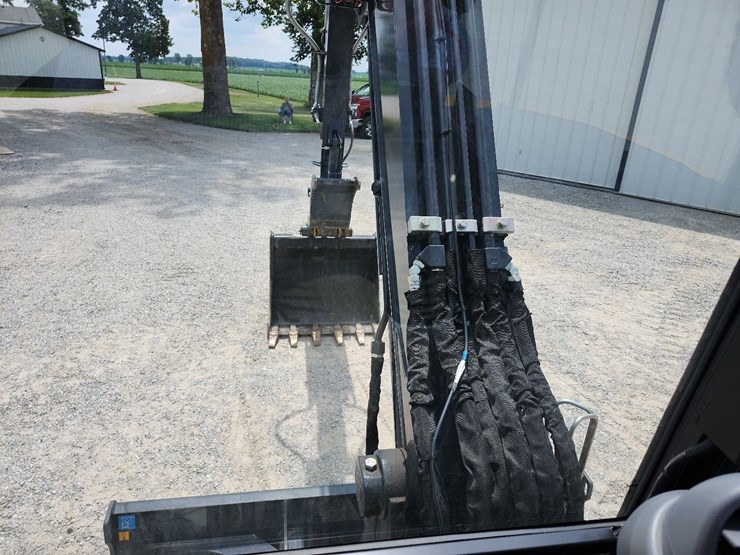 2022-deere-60g-image-29