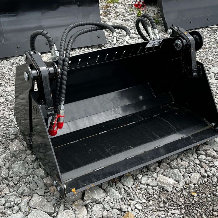 Unused 2026 CE 4-in-1 Bucket Attachment