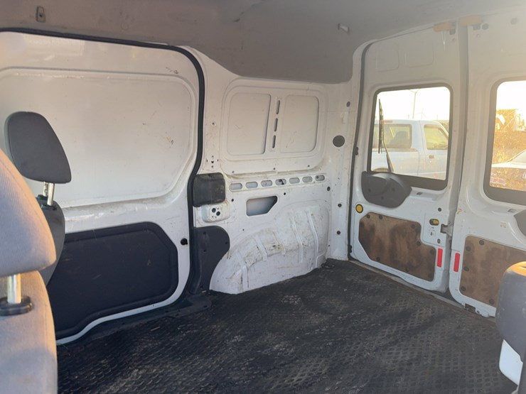 2010-ford-transit-connect-image-39
