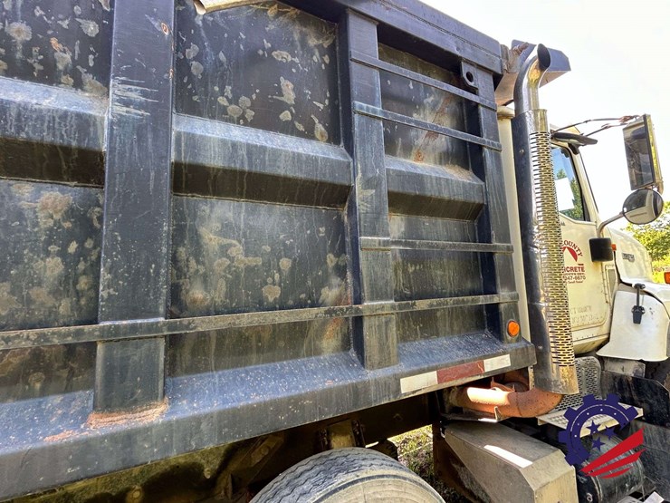 2008-international-5600-paystar-tri-axle-dump-truck-image-40