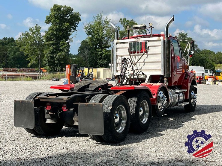 2007-sterling-l9500-image-34