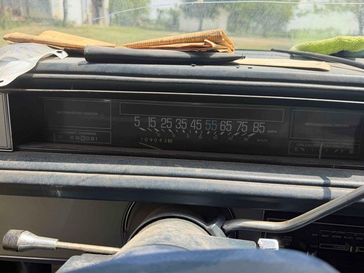 1988-buick-lesabre-custom-sedan-image-14
