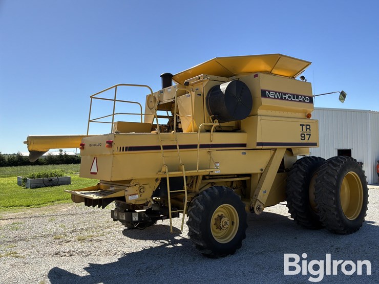 1995-new-holland-tr97-image-5