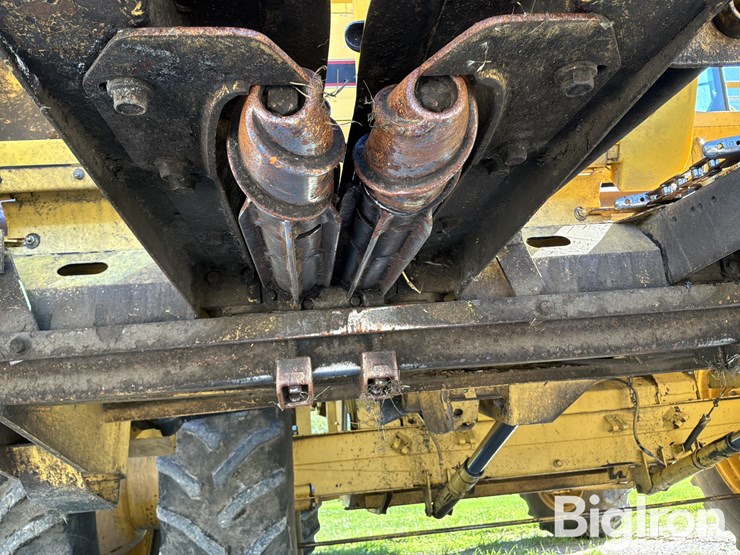 1998-new-holland-996-image-19