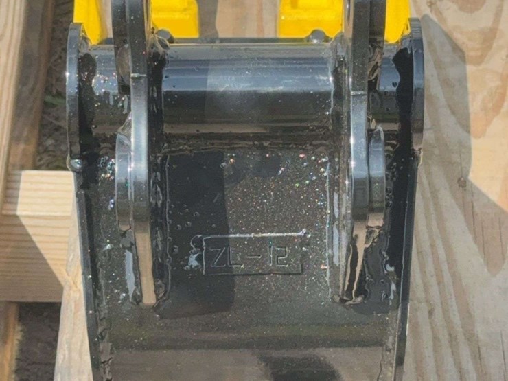 7”-w-mini-excavator-bucket-model-zl-12-image-2