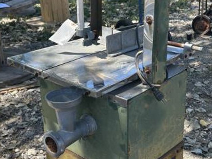 #87-•-central-machinery-10"-meat-saw-w/-sliding-table-image-5