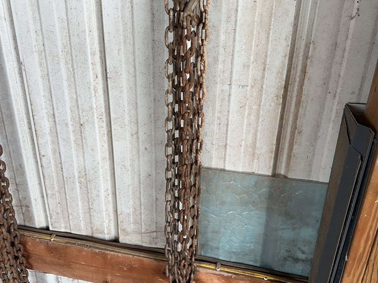 heavy-duty-forged-steel-utility-chain-with-hooks-image-1