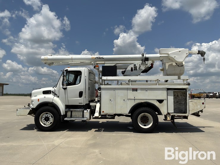 2008-freightliner-m2-106-image-8
