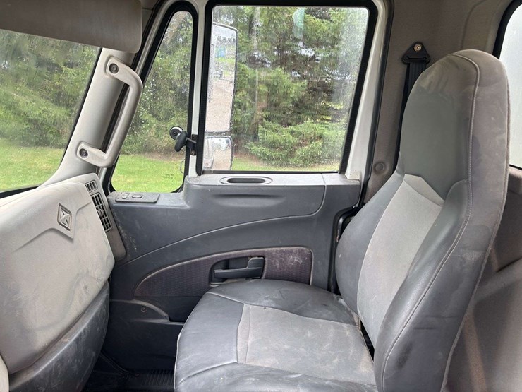 2011-international-durastar-4400-image-21