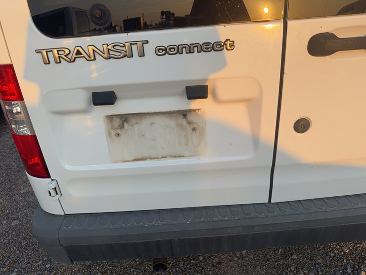 2010-ford-transit-connect-image-11