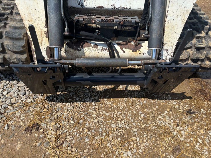 2014-bobcat-t870-image-9