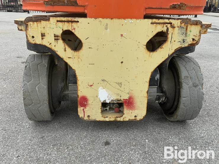 2016-jlg-1230es-image-14