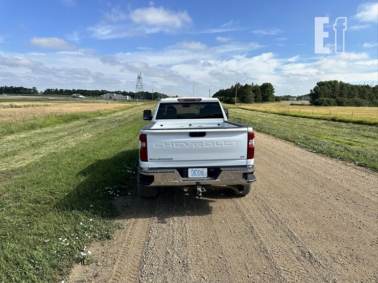 2021-chevrolet-silverado-2500hd-lt-image-14