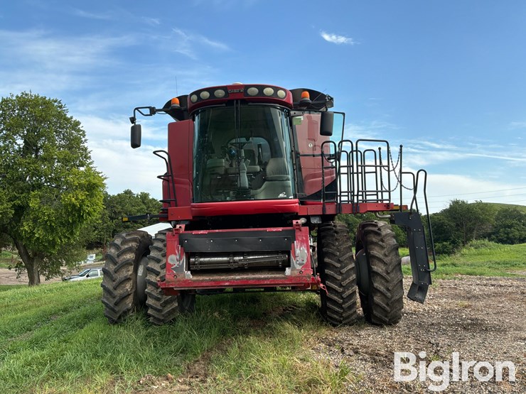 2007-case-ih-7010-image-2