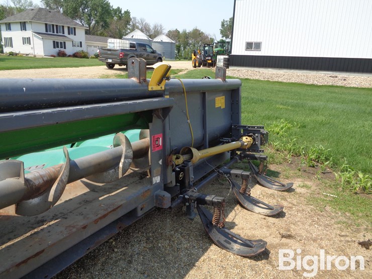 2011-john-deere-a-image-13