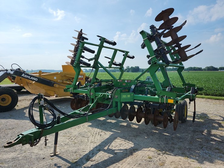 john-deere-714-image-1