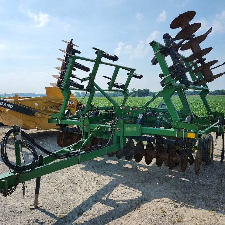JOHN DEERE 714