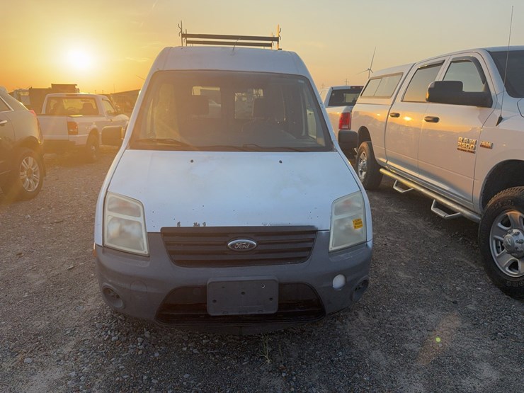 2010-ford-transit-connect-image-2