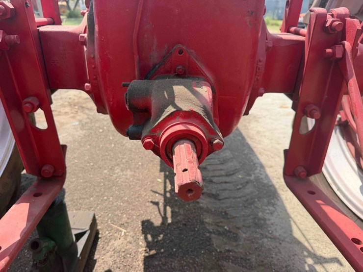 mccormick-farmall-h-tractor-image-28