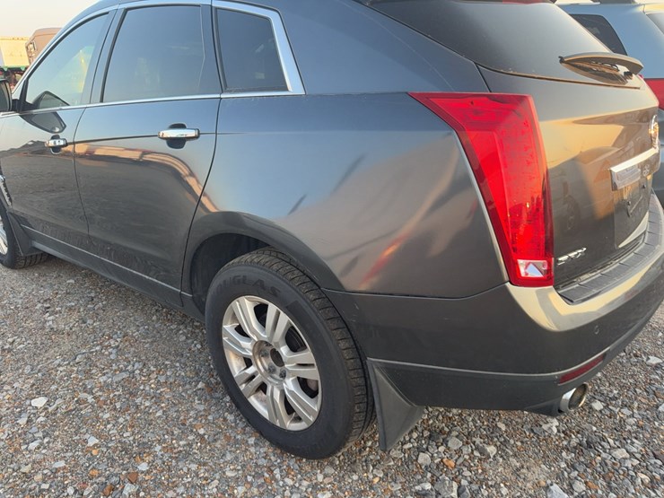 2012-cadillac-srx-image-12
