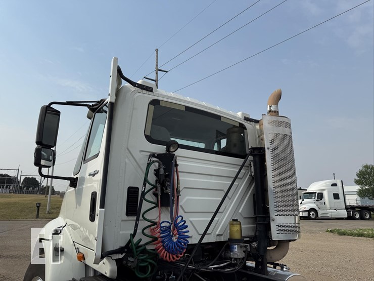 2009-international-transtar-8600-image-9