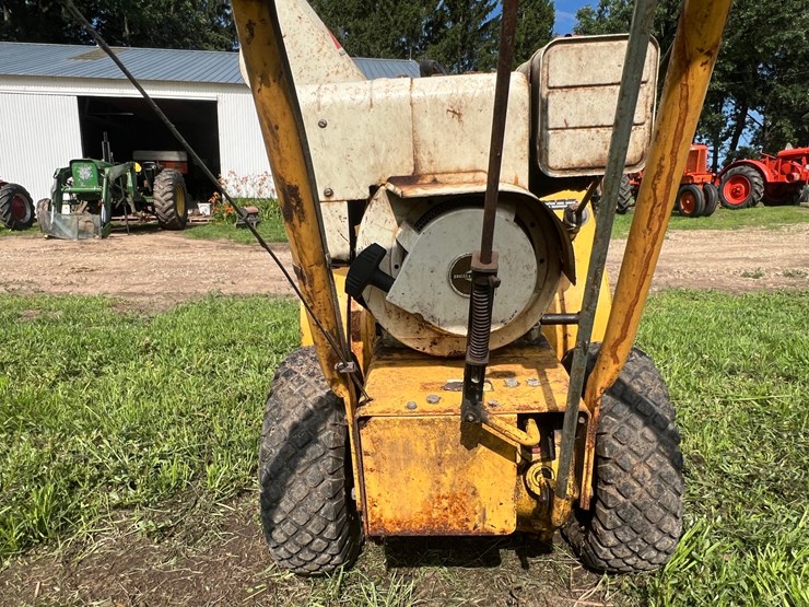 #9919-•-allis-chalmers-tracker-7-snow-blower-image-5